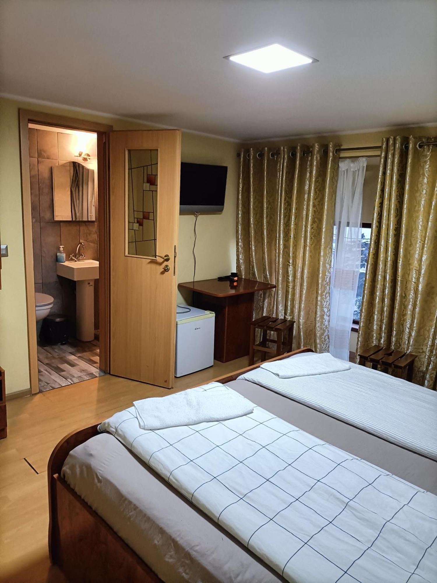 Casa Heidi Hotell Timişoara Exteriör bild