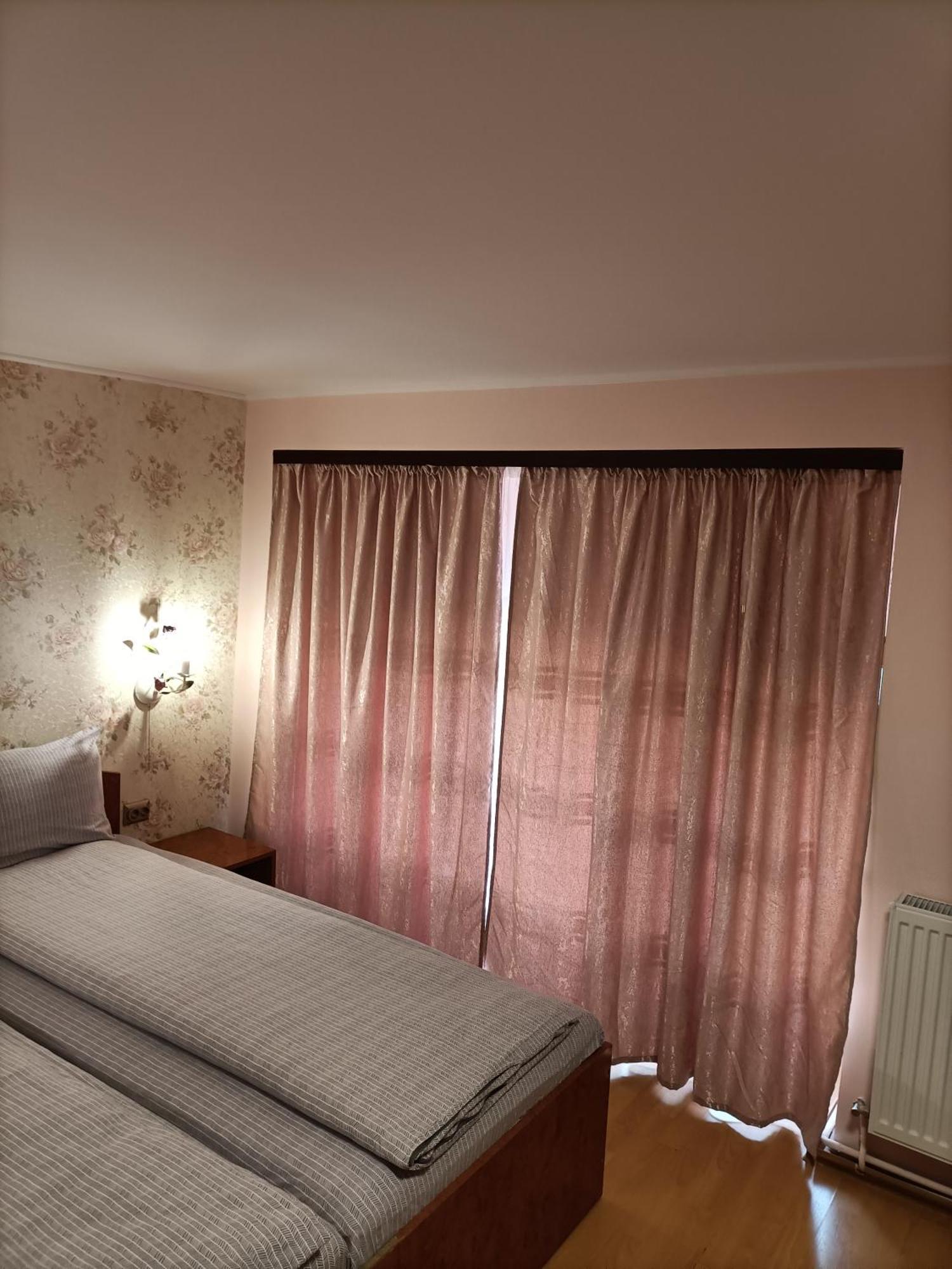 Casa Heidi Hotell Timişoara Exteriör bild