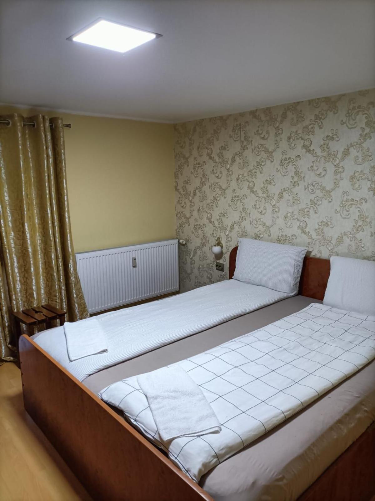 Casa Heidi Hotell Timişoara Rum bild